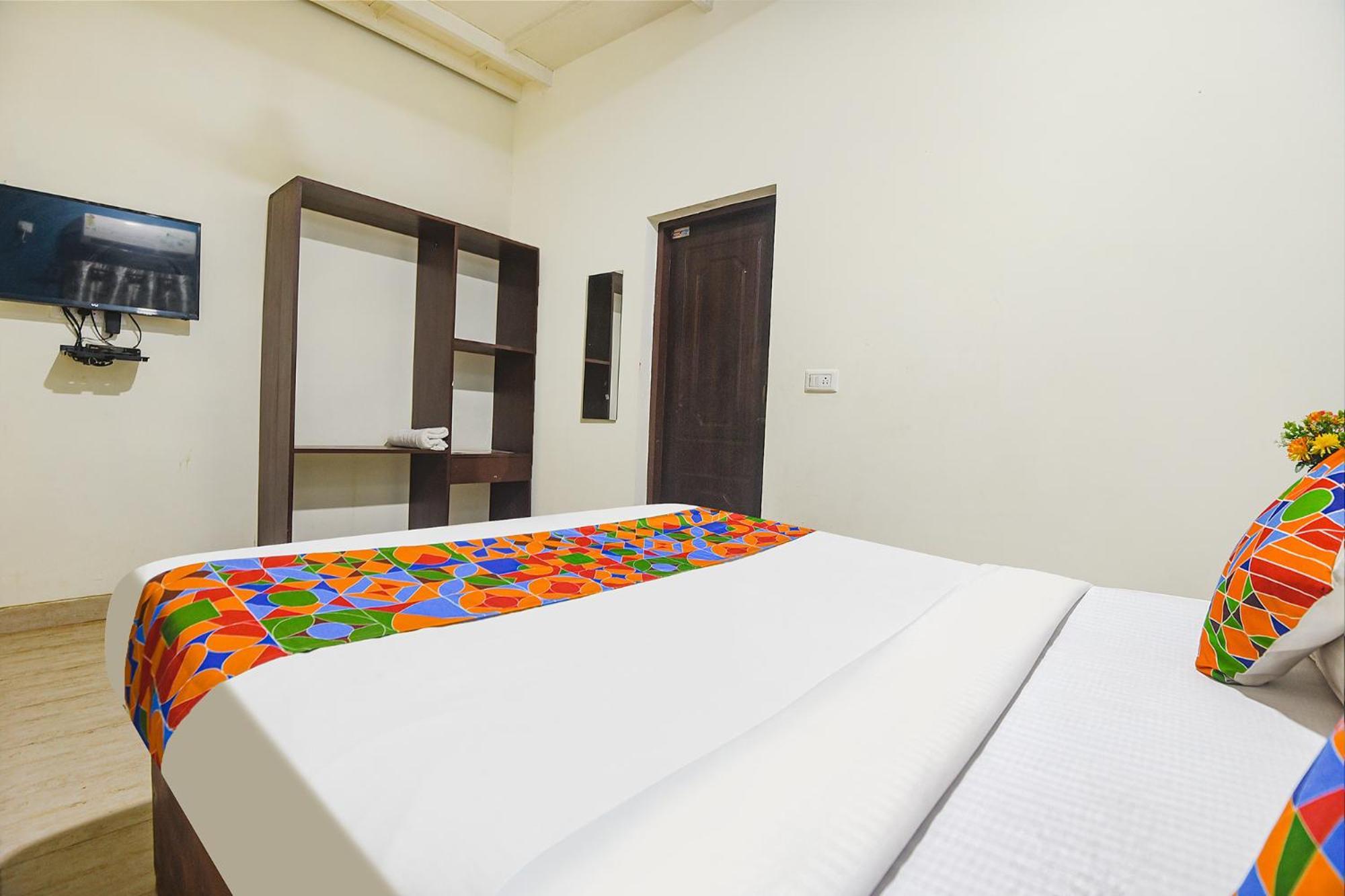 Fabhotel Rj 18 Beach Resort - Nr Baga Beach Dış mekan fotoğraf