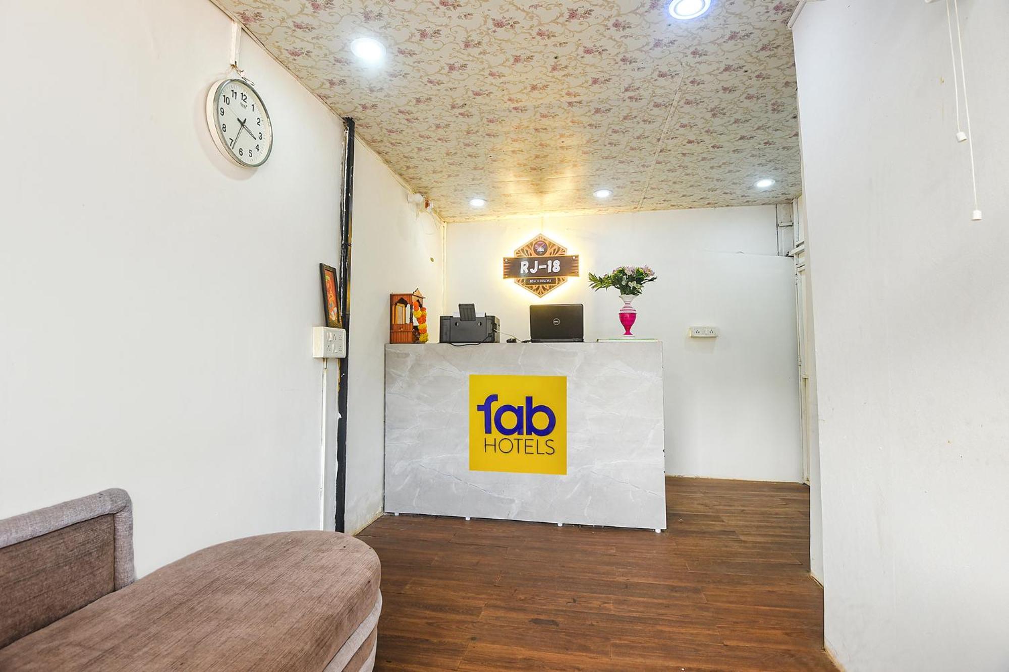 Fabhotel Rj 18 Beach Resort - Nr Baga Beach Dış mekan fotoğraf